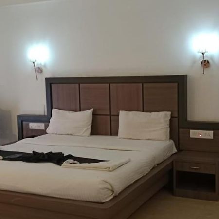 Hotel Mount Heera Chennai Esterno foto
