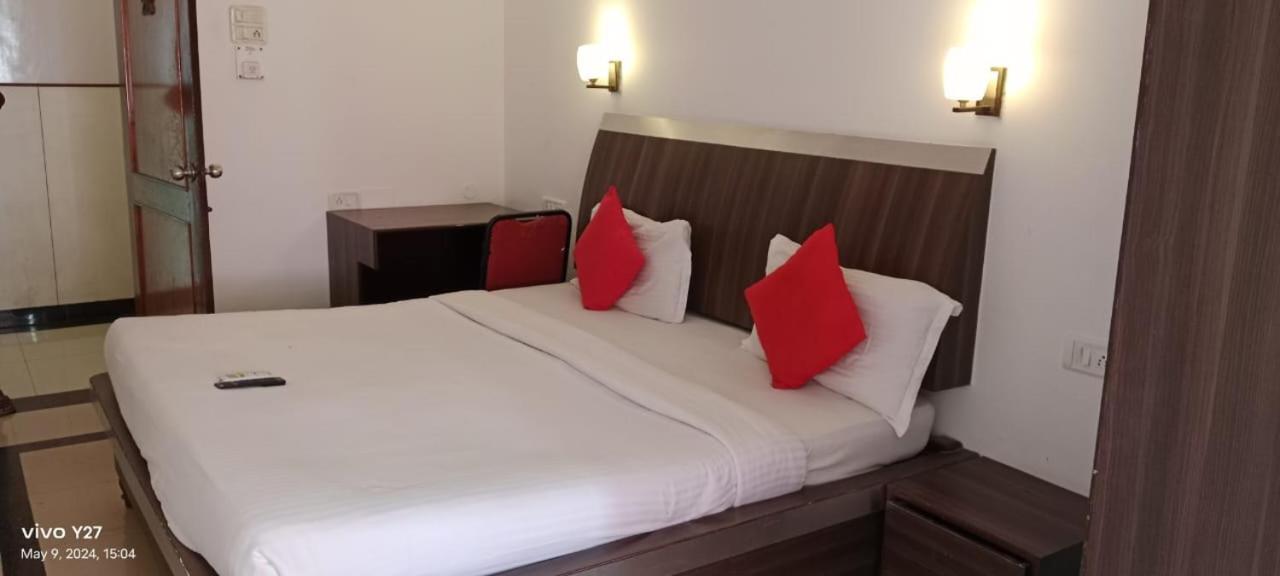 Hotel Mount Heera Chennai Esterno foto