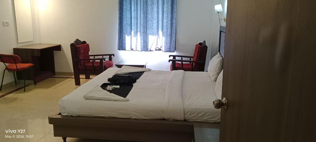Hotel Mount Heera Chennai Esterno foto