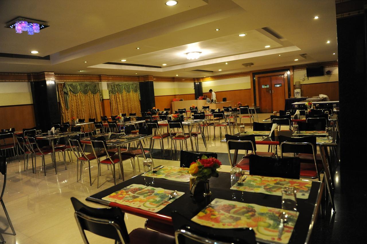 Hotel Mount Heera Chennai Esterno foto