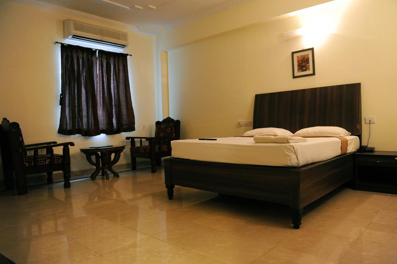 Hotel Mount Heera Chennai Esterno foto