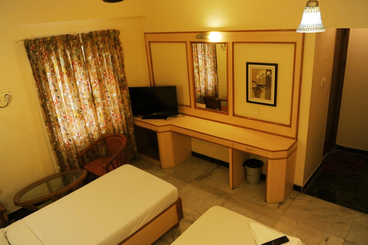 Hotel Mount Heera Chennai Esterno foto