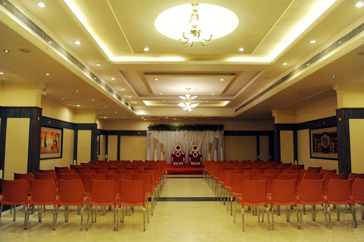 Hotel Mount Heera Chennai Esterno foto
