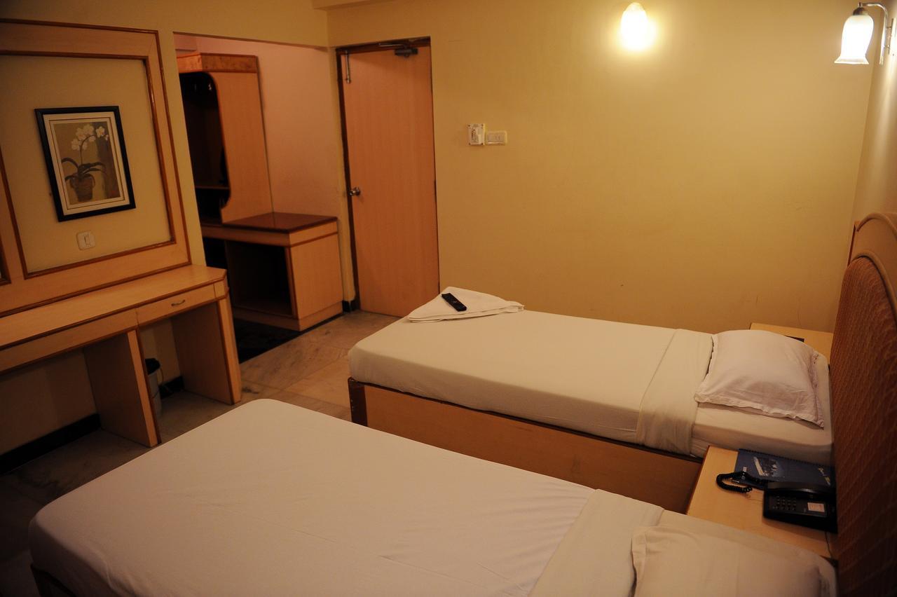 Hotel Mount Heera Chennai Esterno foto