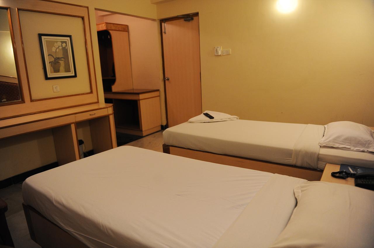 Hotel Mount Heera Chennai Esterno foto
