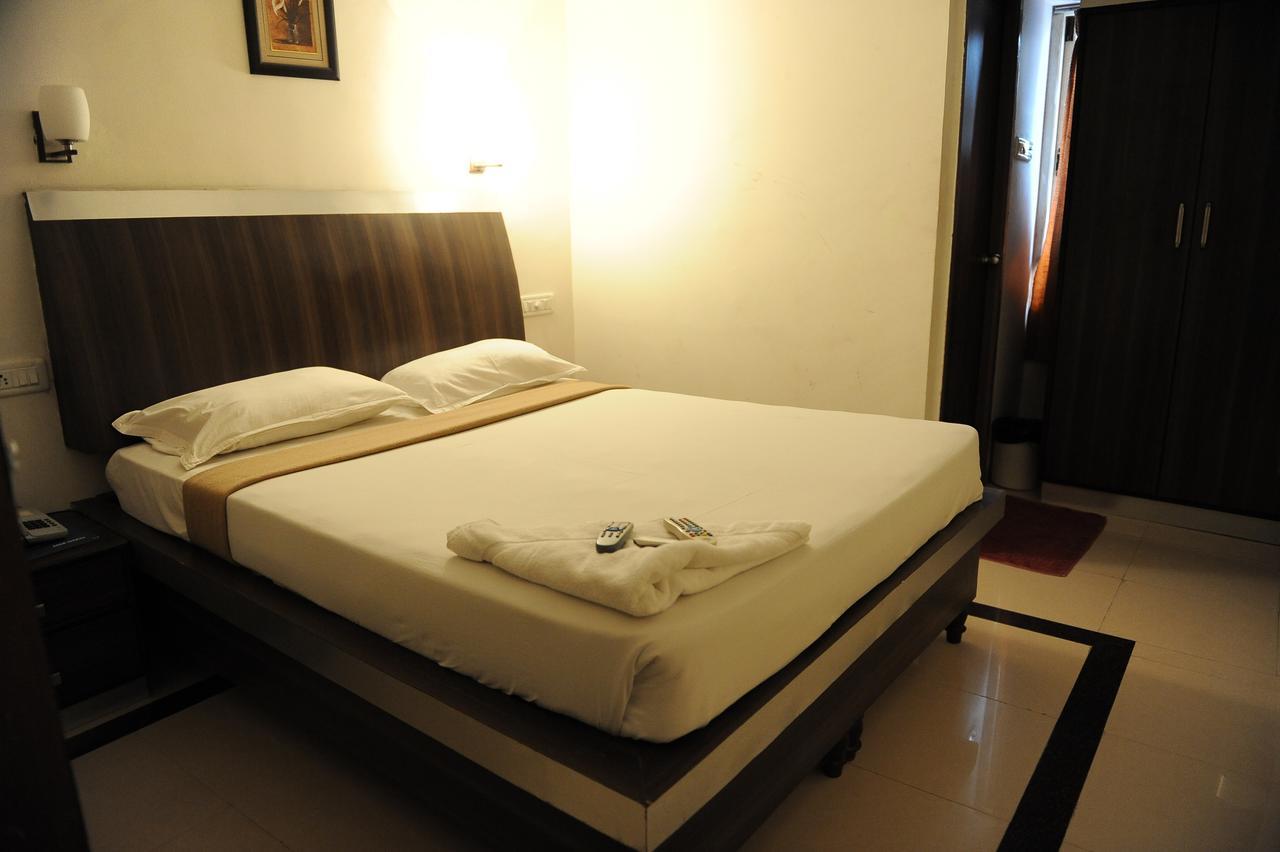 Hotel Mount Heera Chennai Esterno foto
