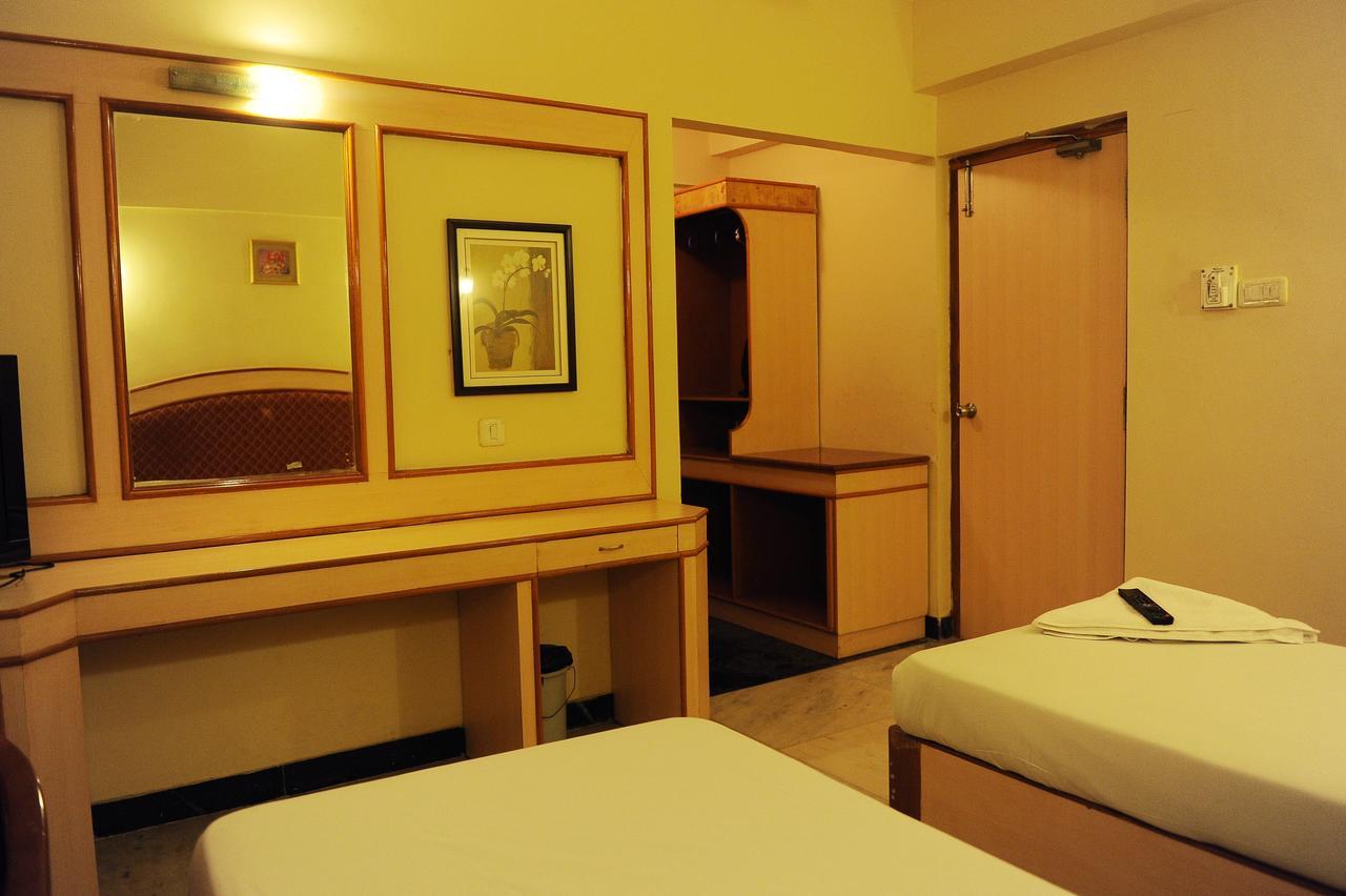 Hotel Mount Heera Chennai Esterno foto