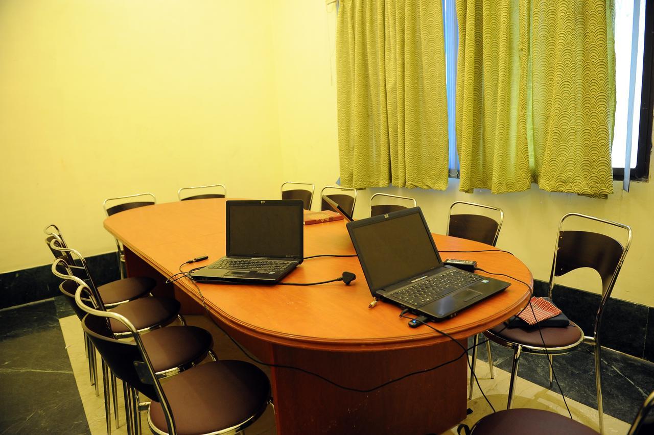 Hotel Mount Heera Chennai Esterno foto