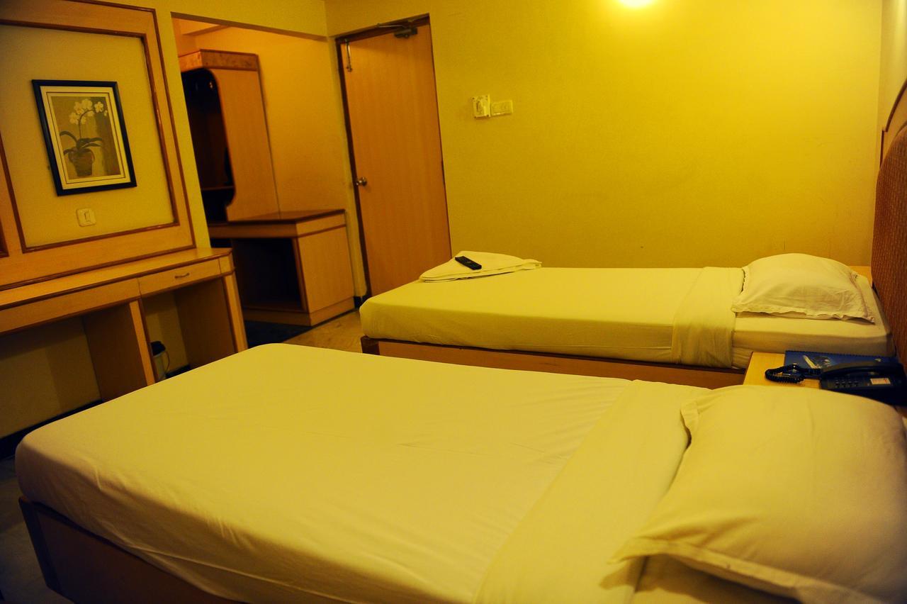 Hotel Mount Heera Chennai Esterno foto