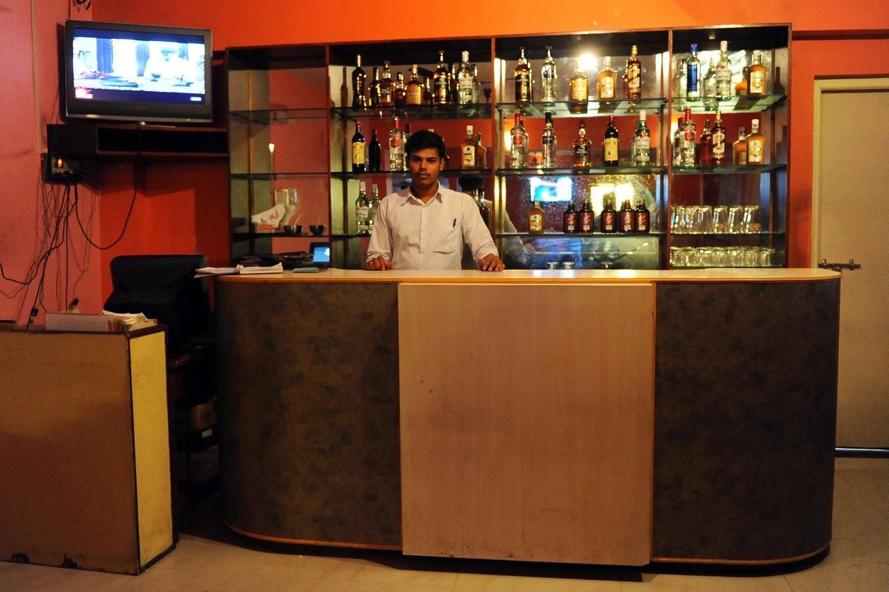 Hotel Mount Heera Chennai Esterno foto