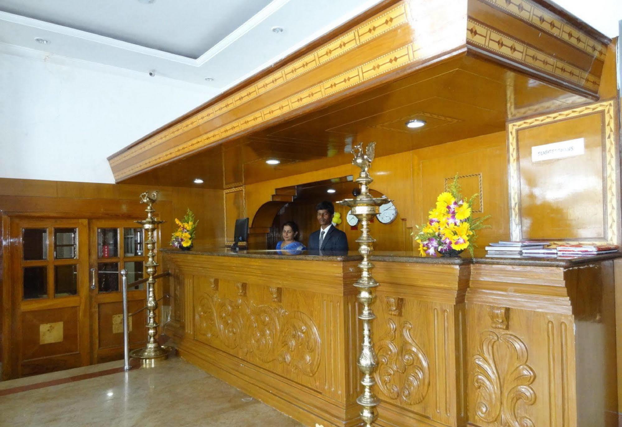 Hotel Mount Heera Chennai Esterno foto